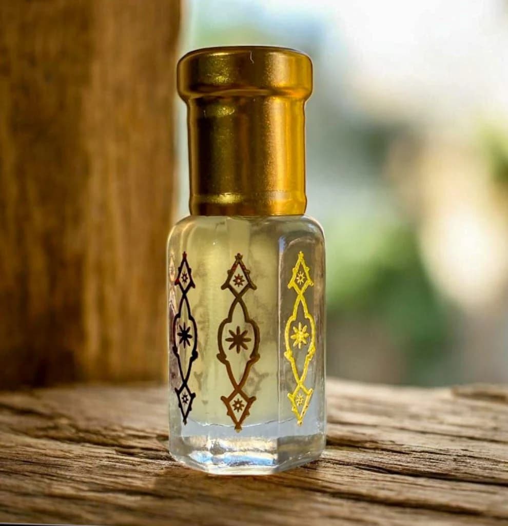 مسك العود